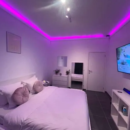 아파트 White Wellness Jacuzzi & Sauna 세랭