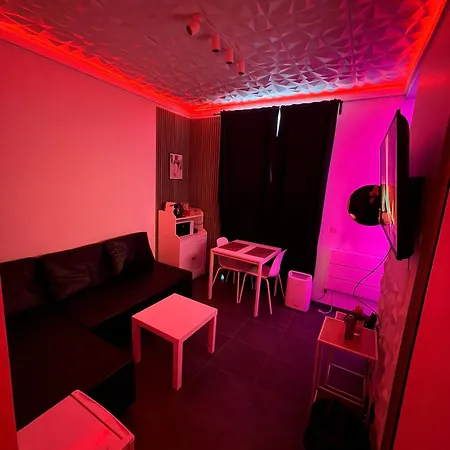La White Wellness Jacuzzi & Sauna * סרה