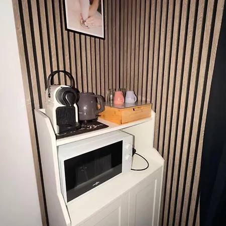 Appartement La White Wellness Jacuzzi & Sauna Seraing